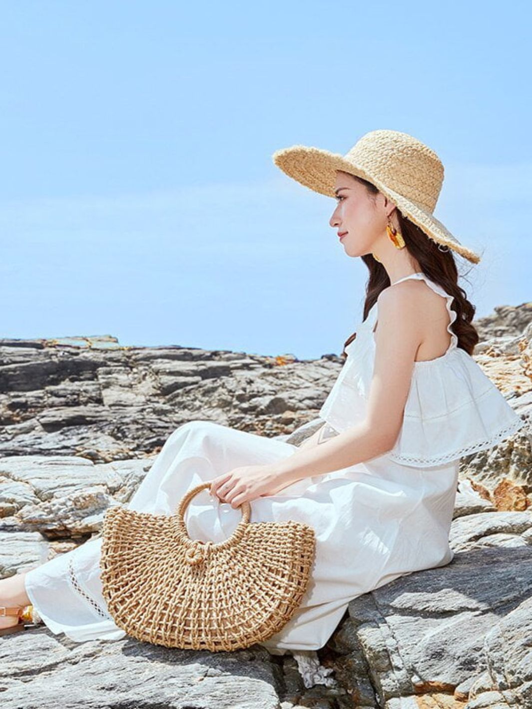 Handwoven Fan - Shaped Tote Bag – Round Handle Beach Basket - in Light Brown | Arvea Bags