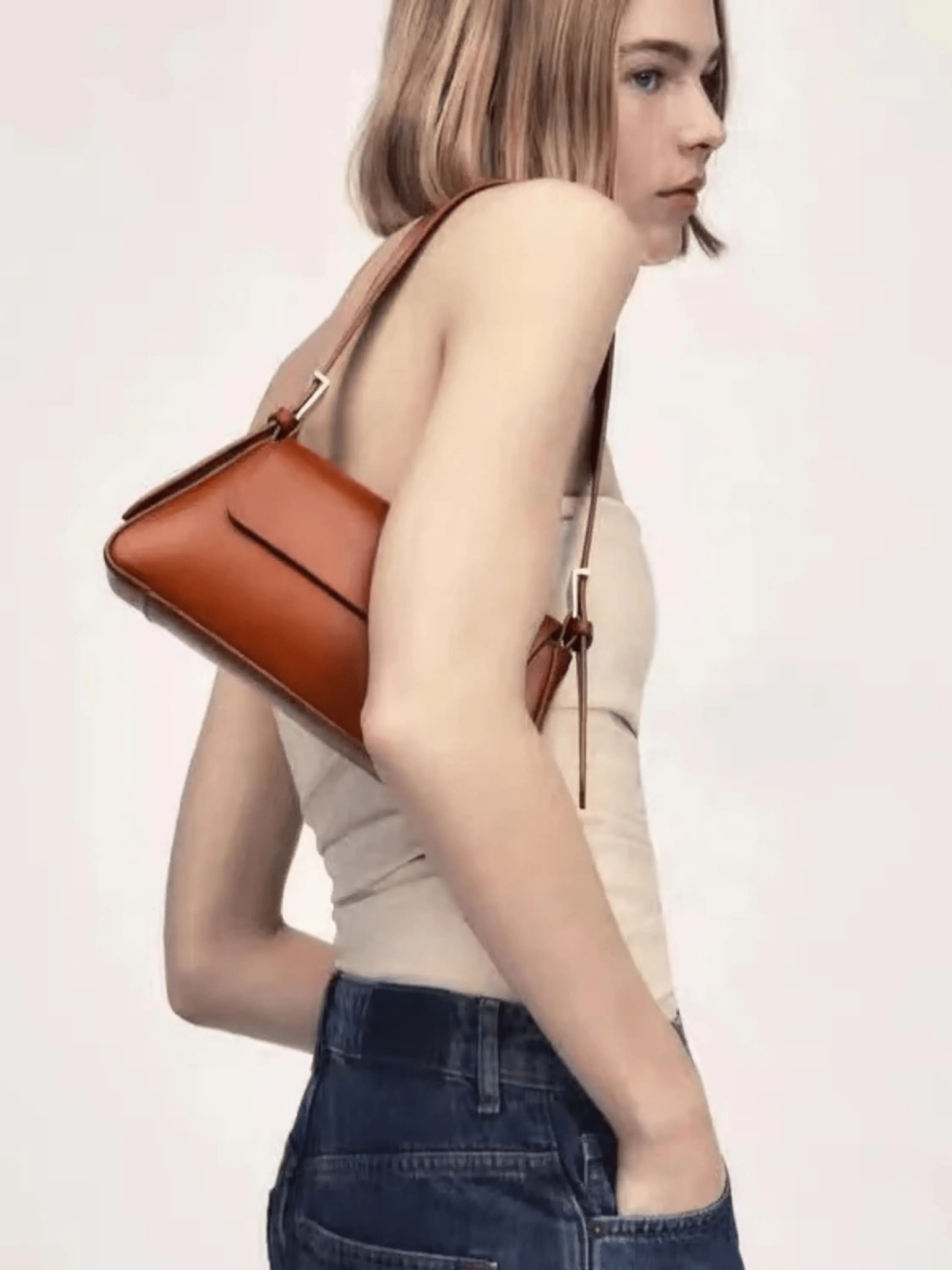 Amara | Black Minimalist Shoulder Bag – Timeless & Elegant - in Black | Arvea Bags