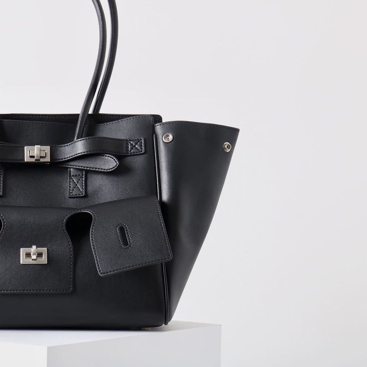 Amelia | Black Leather Handbag – Sophisticated & Stylish - in Black | Arvea Bags