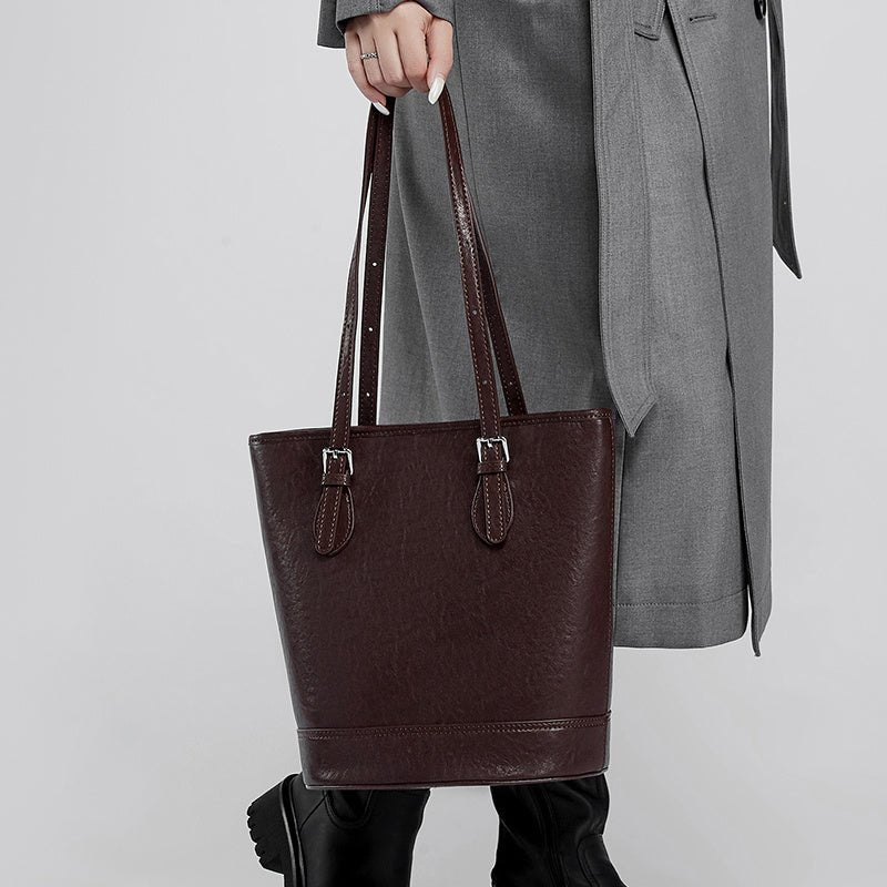 Amelia | Brown Leather Bucket Bag – Sleek & Sophisticated - in Dark Brown | Arvea Bags