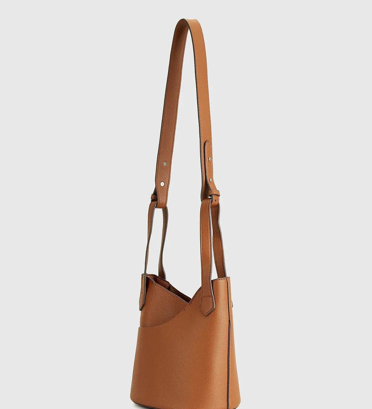 Aria | Classic Tan Leather Bucket Bag – Effortless Sophistication - in Beige | Arvea Bags