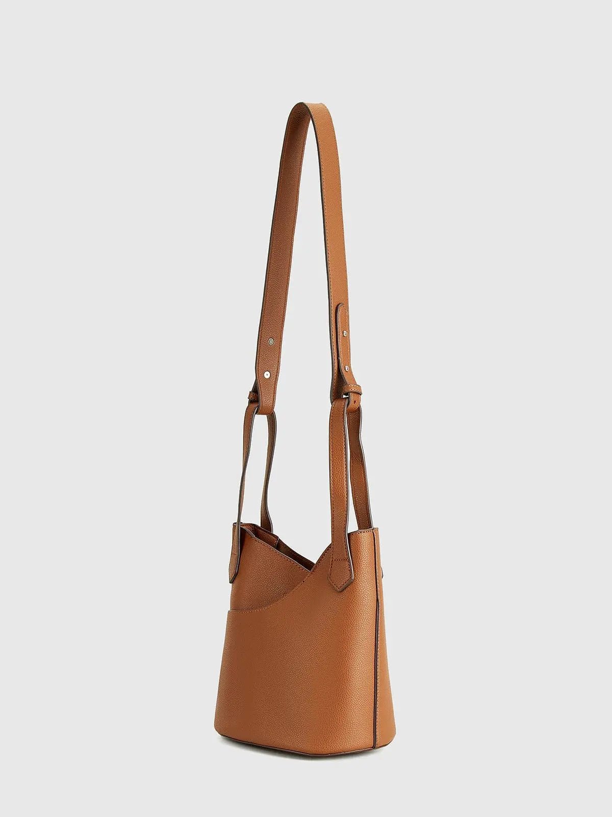 Aria | Classic Tan Leather Bucket Bag – Effortless Sophistication - in Beige | Arvea Bags
