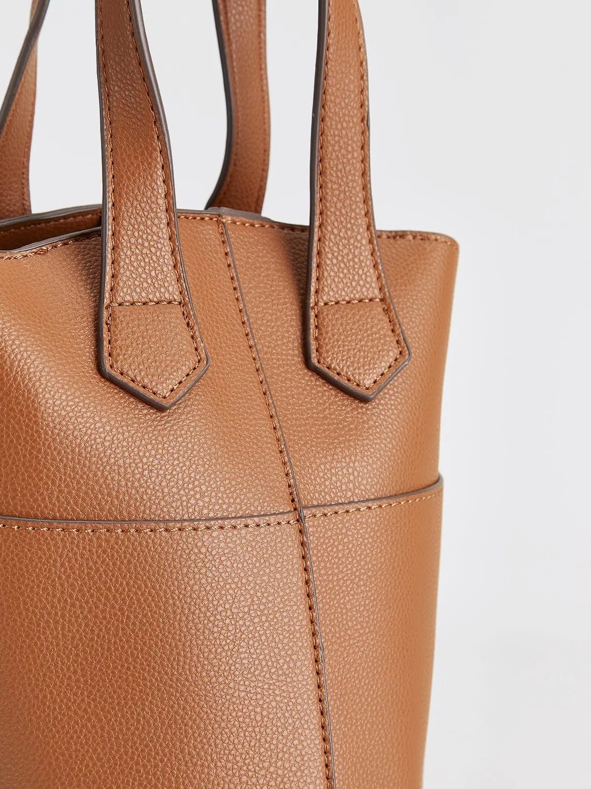 Aria | Classic Tan Leather Bucket Bag – Effortless Sophistication - in Beige | Arvea Bags