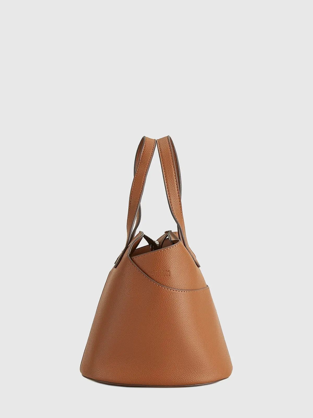 Aria | Classic Tan Leather Bucket Bag – Effortless Sophistication - in Beige | Arvea Bags