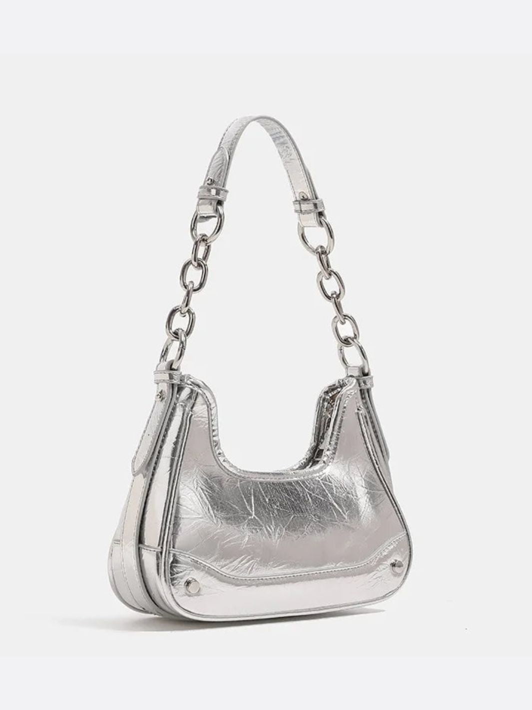 Baguette bag with chain strap and metallic finish - in Silver | Arvea Bags