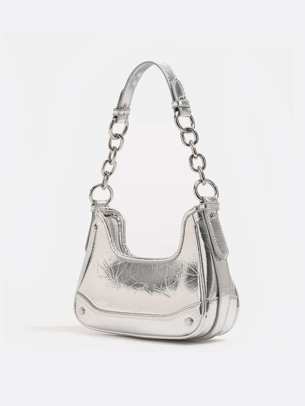 Baguette bag with chain strap and metallic finish - in Silver | Arvea Bags