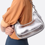 Baguette bag with chain strap and metallic finish - in Silver | Arvea Bags