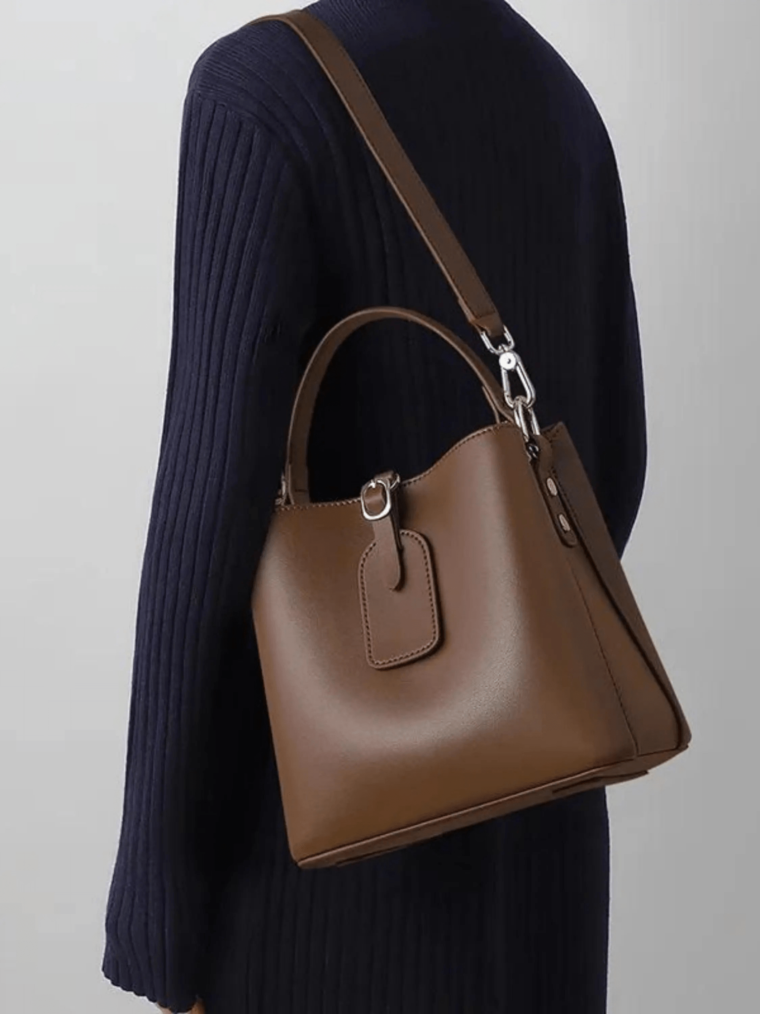Bella | Classic Leather Tote Bag – Elegant & Functional for Every Occasion - in Brown | Arvea Bags