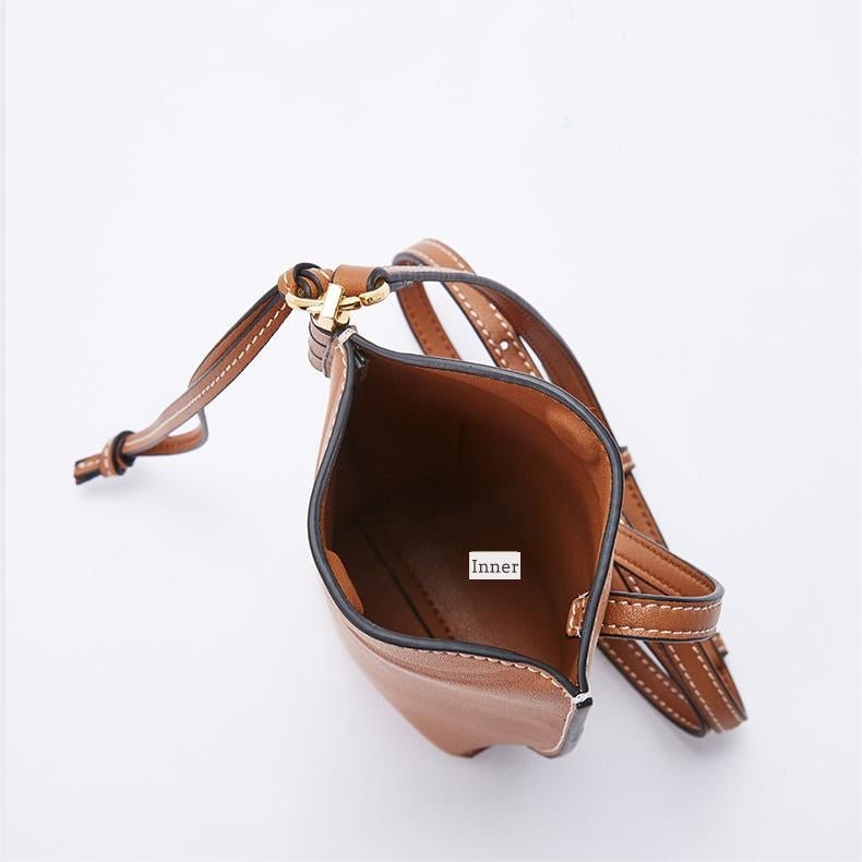 Briselle | Leather Crossbody Bag – Elegant Simplicity & Modern Charm - in Light Beige | Arvea Bags