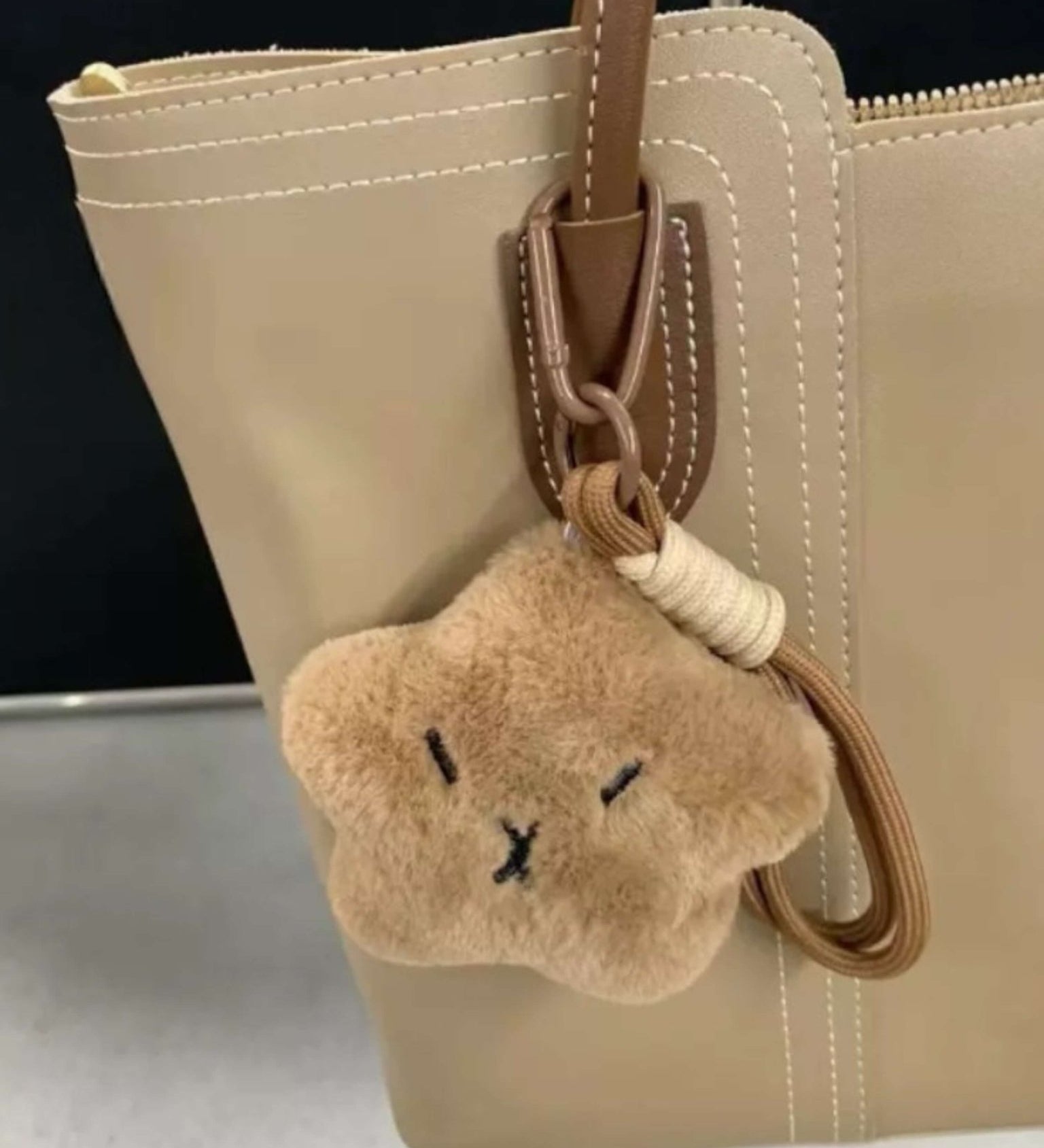 Brivana | Fuzzy Star Plush Bag Charm – Cozy, Cute & Playful - in Beige | Arvea Bags