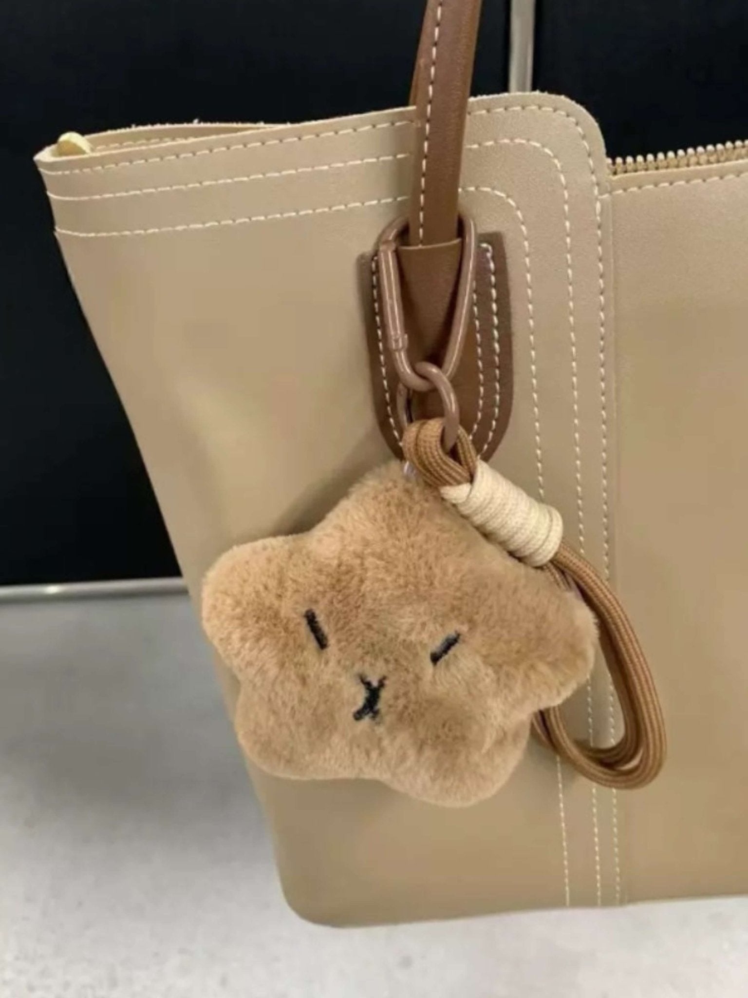 Brivana | Fuzzy Star Plush Bag Charm – Cozy, Cute & Playful - in Beige | Arvea Bags
