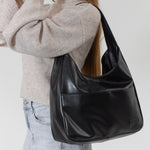 Caitriona | Trendy Leather Shoulder Bag – Stylish & Spacious - in Black | Arvea Bags