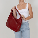 Caitriona | Trendy Leather Shoulder Bag – Stylish & Spacious - in Bordeaux red | Arvea Bags
