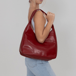 Caitriona | Trendy Leather Shoulder Bag – Stylish & Spacious - in Bordeaux red | Arvea Bags