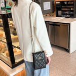 Calindra | Quilted Leather Crossbody Bag – Classic Elegance & Chic Design - in Black | Arvea Bags