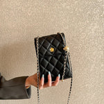 Calindra | Quilted Leather Crossbody Bag – Classic Elegance & Chic Design - in Black | Arvea Bags