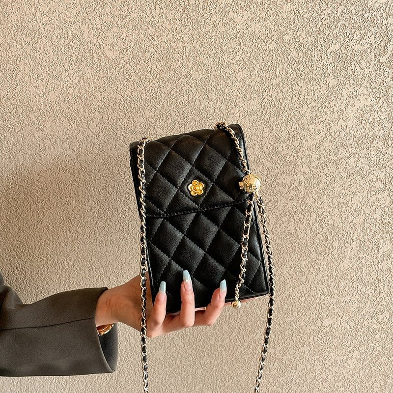 Calindra | Quilted Leather Crossbody Bag – Classic Elegance & Chic Design - in Black | Arvea Bags