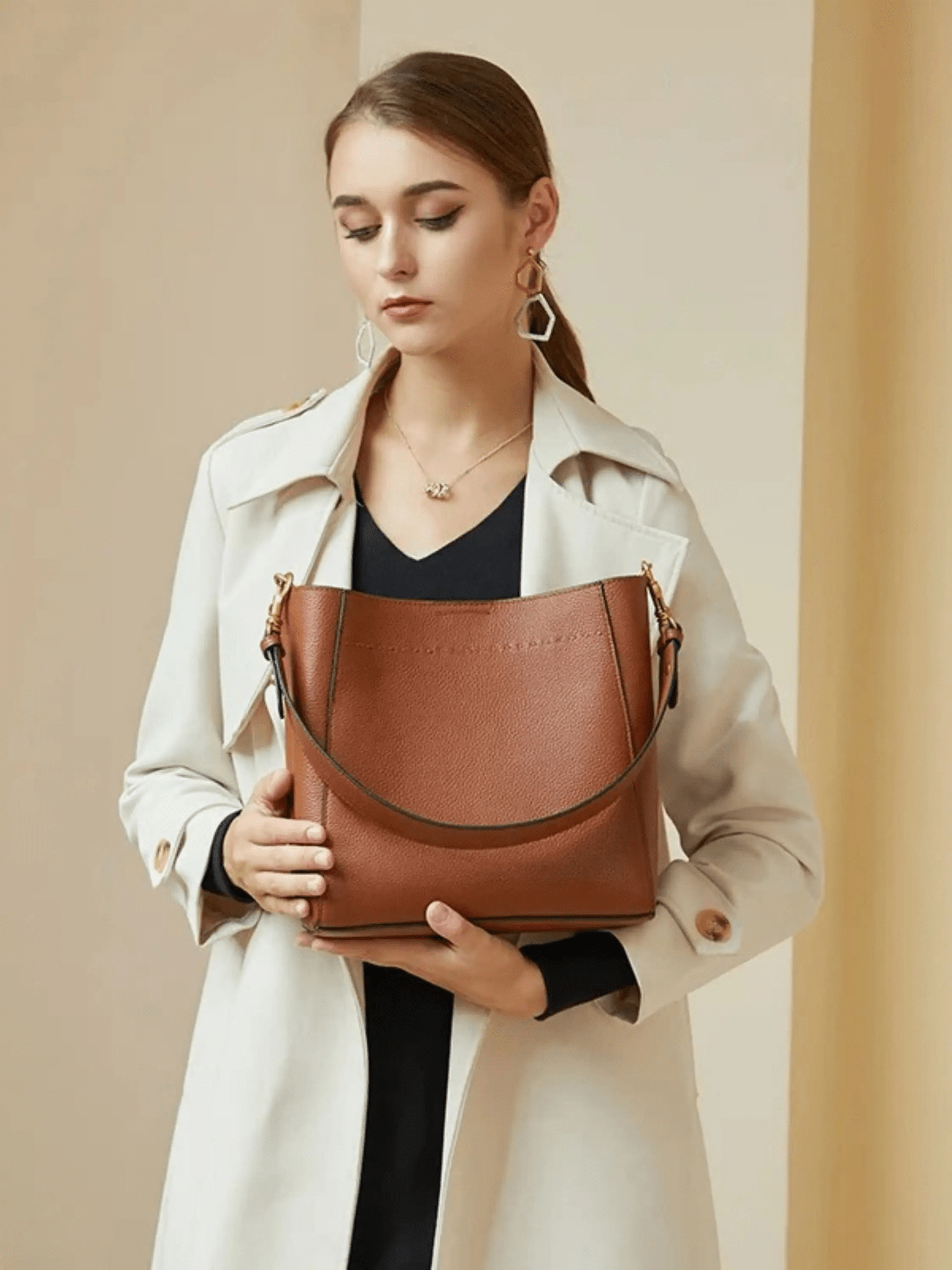 Camille | Luxe Brown Leather Bucket Bag – Classic & Versatile - in Black | Arvea Bags