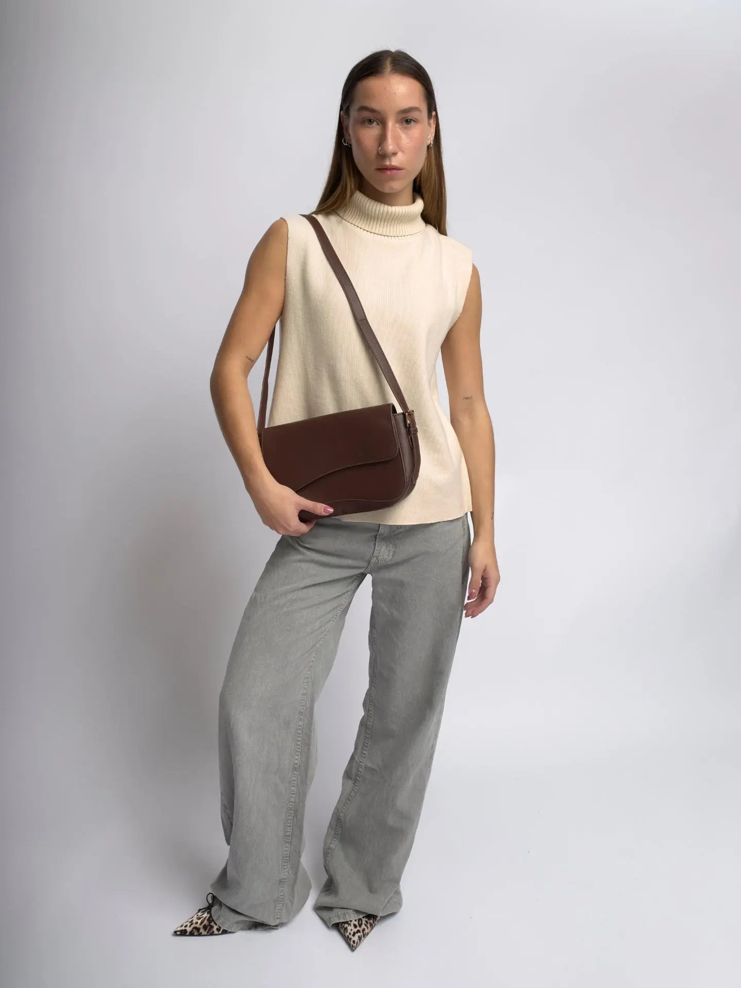 Celeste | Black Leather Shoulder Bag – Sleek & Modern - in Brown | Arvea Bags