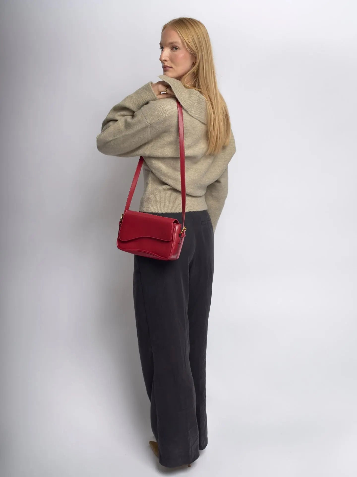 Celeste | Black Leather Shoulder Bag – Sleek & Modern - in Wine Red | Arvea Bags