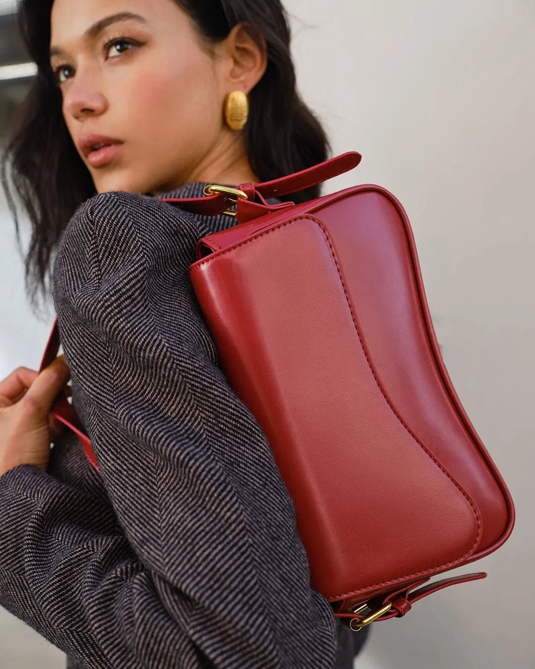 Chloe | Minimalist Red Leather Shoulder Bag – Sleek & Chic - in Red | Arvea Bags