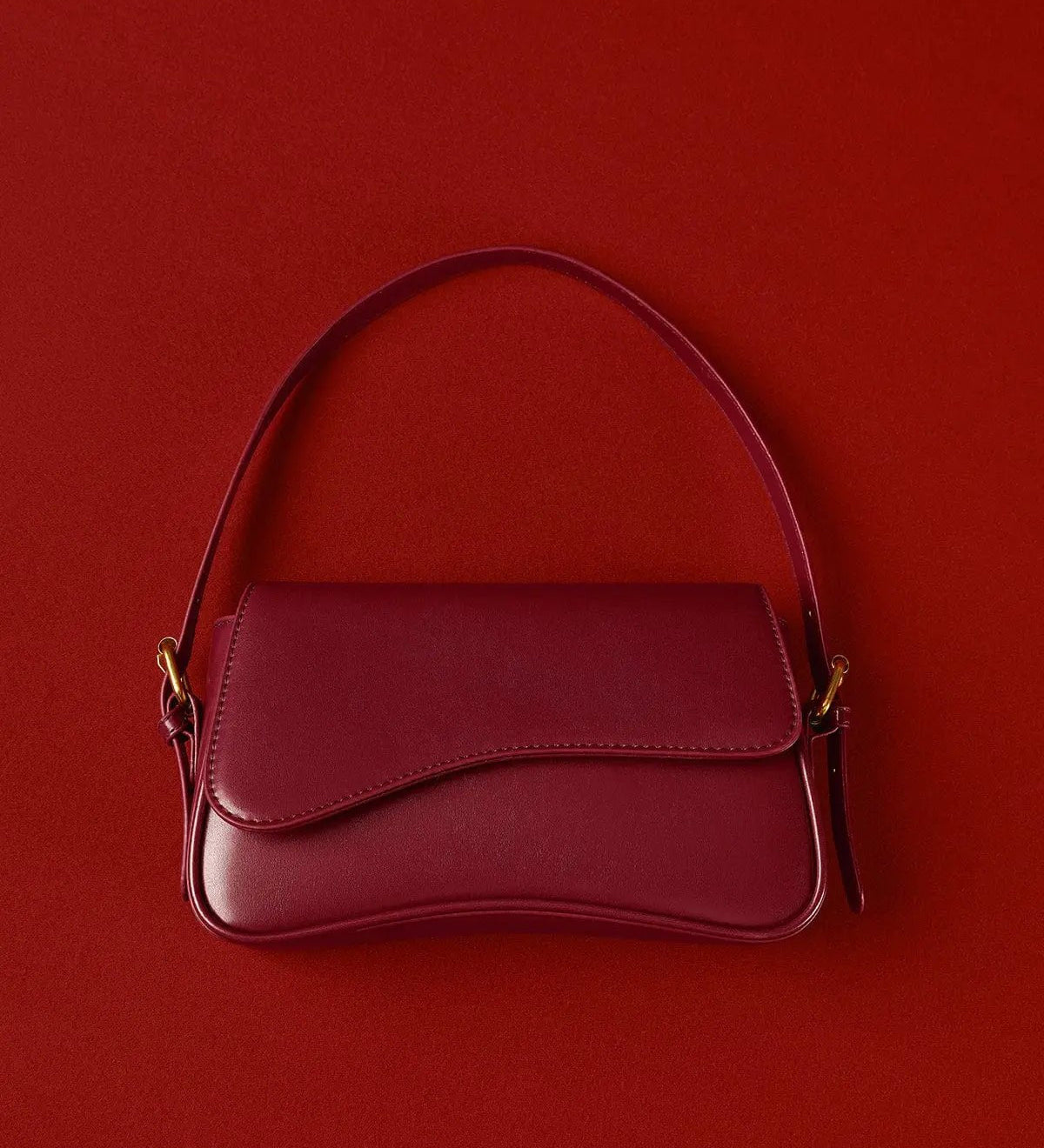 Chloe | Minimalist Red Leather Shoulder Bag – Sleek & Chic - in Red | Arvea Bags