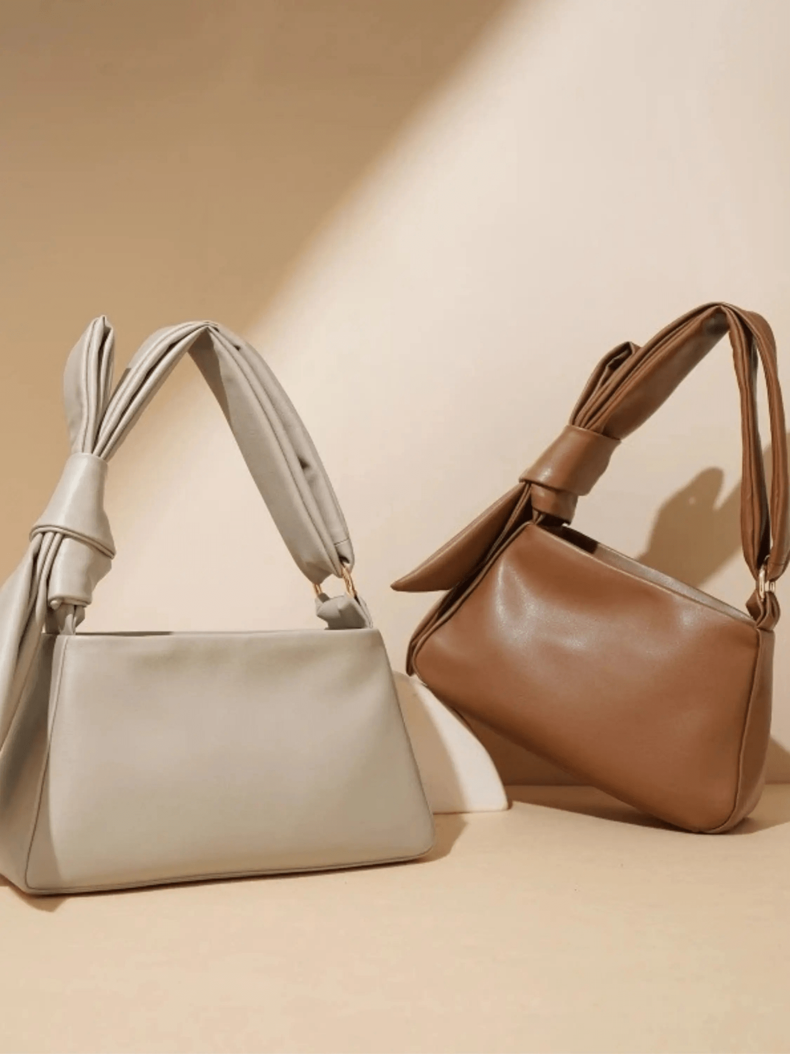 Clara | Luxe Camel Leather Shoulder Bag – Elegant & Feminine - in Black | Arvea Bags