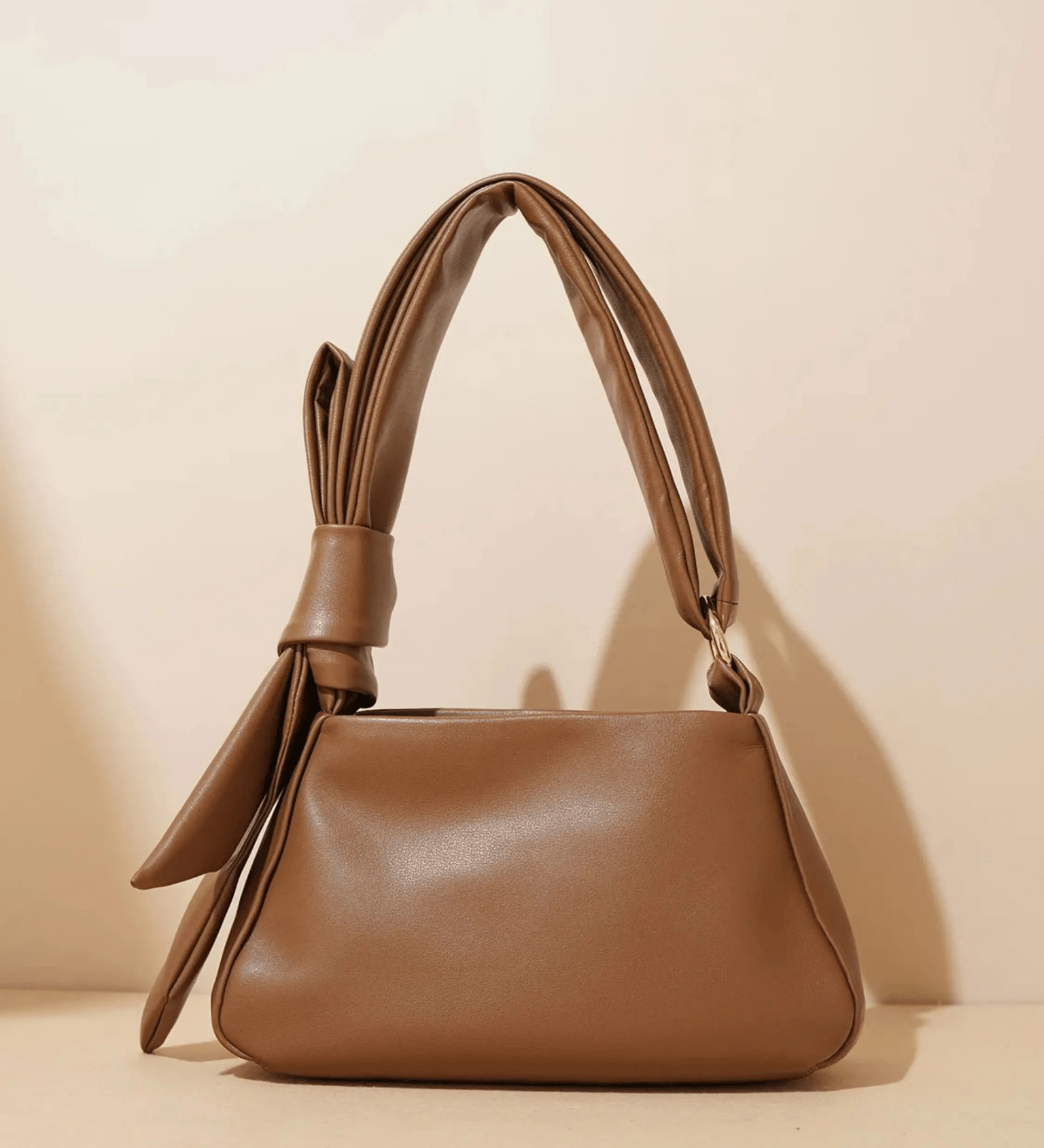 Clara | Luxe Camel Leather Shoulder Bag – Elegant & Feminine - in Brown | Arvea Bags