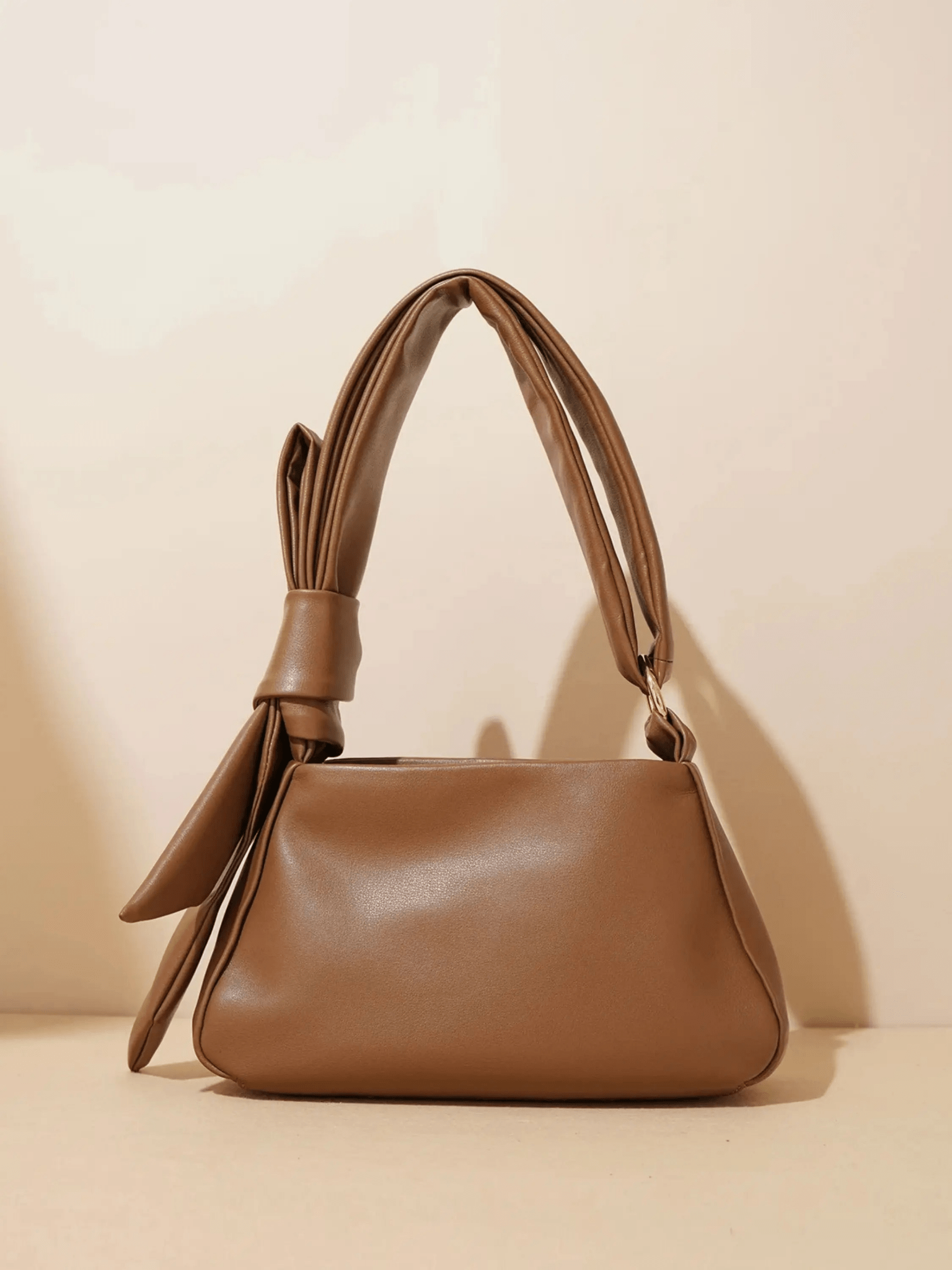 Clara | Luxe Camel Leather Shoulder Bag – Elegant & Feminine - in Brown | Arvea Bags