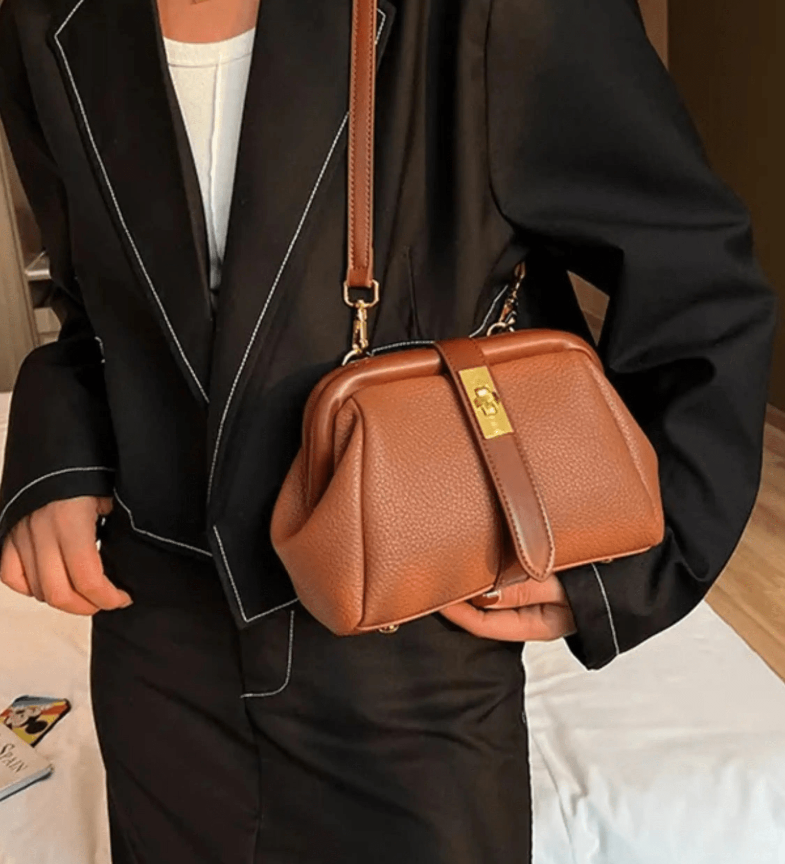Cleo | Brown Leather Structured Handbag – Chic & Timeless - in Black | Arvea Bags
