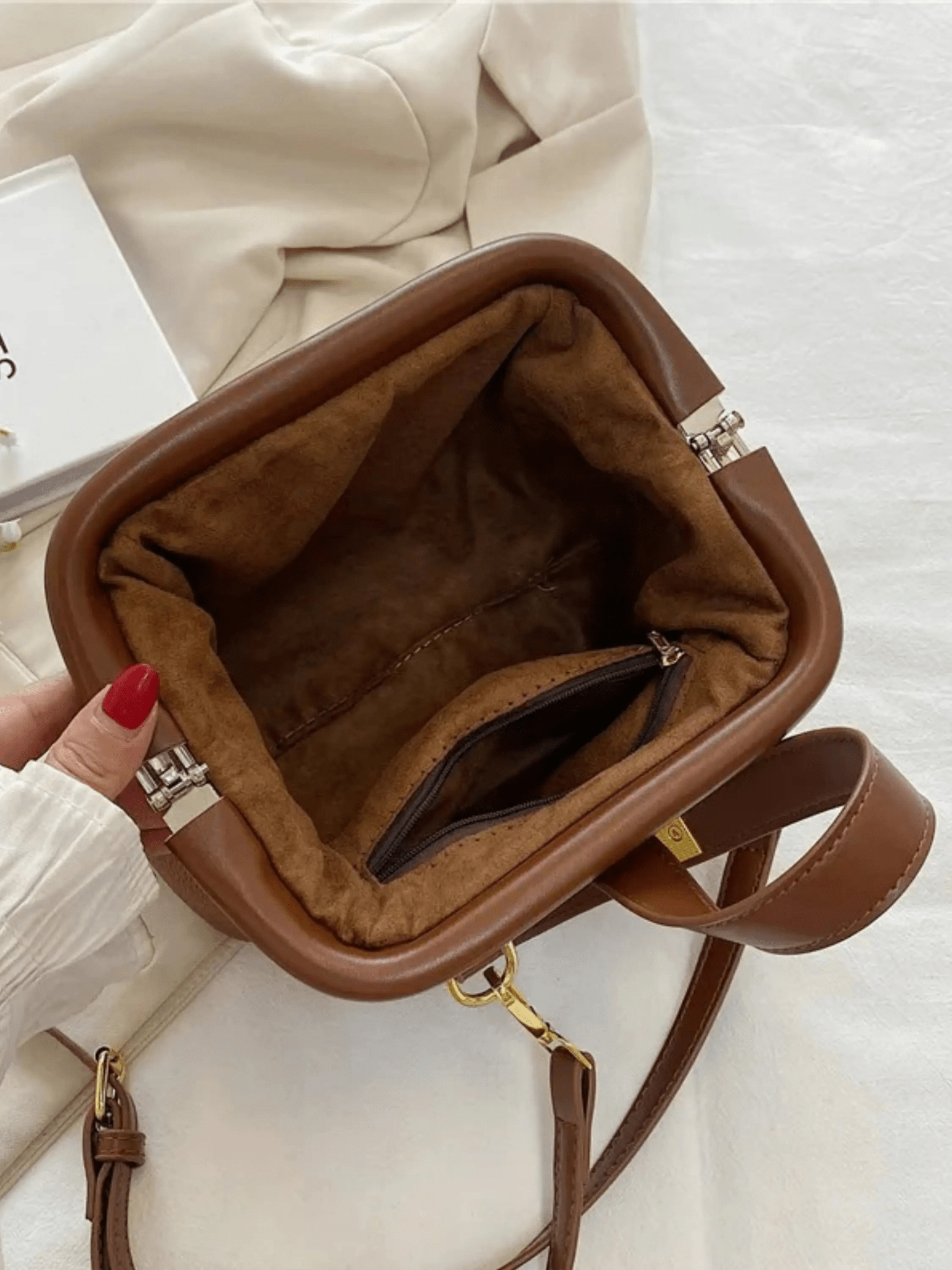 Cleo | Brown Leather Structured Handbag – Chic & Timeless - in Black | Arvea Bags