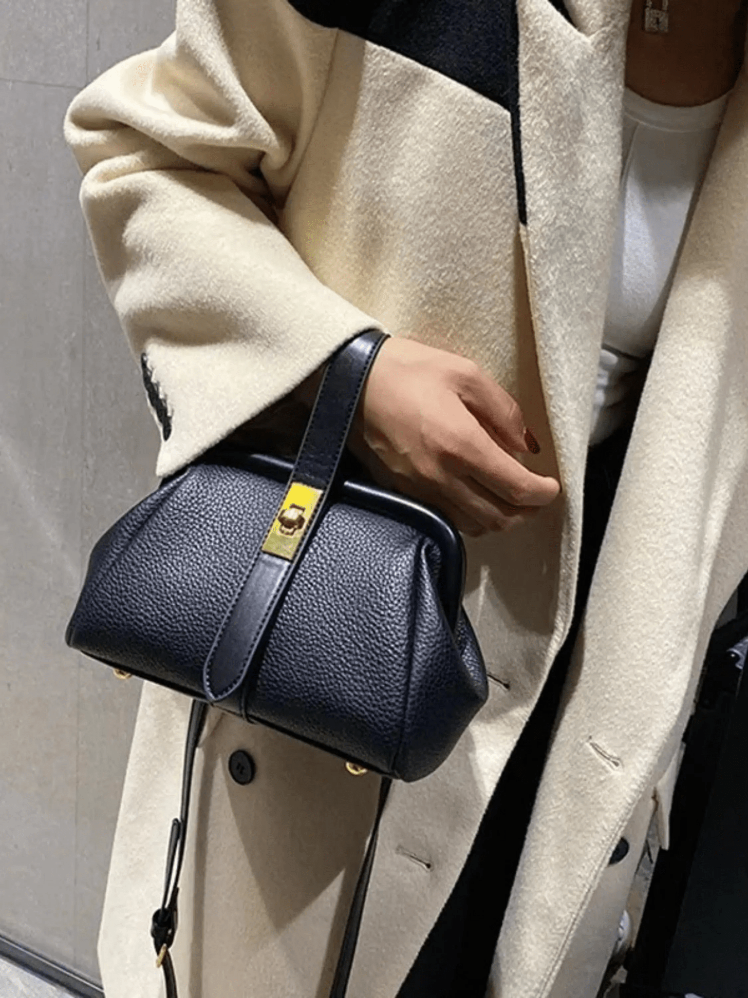 Cleo | Brown Leather Structured Handbag – Chic & Timeless - in Black | Arvea Bags