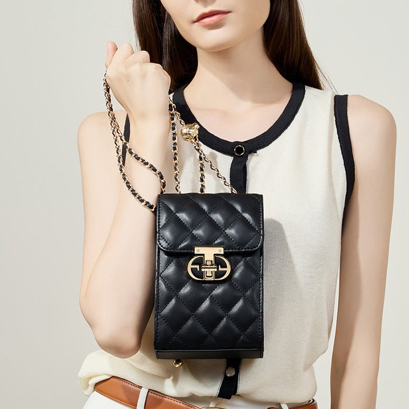Delsia | Quilted Leather Crossbody Bag – Sophisticated & Timeless Design - in Black | Arvea Bags