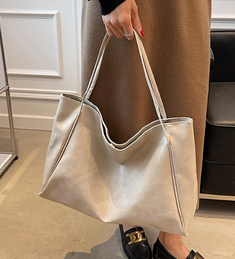 Diane Shopper Bag – Spacious Tote Handbag with Minimalist Design - in Black | Arvea Bags