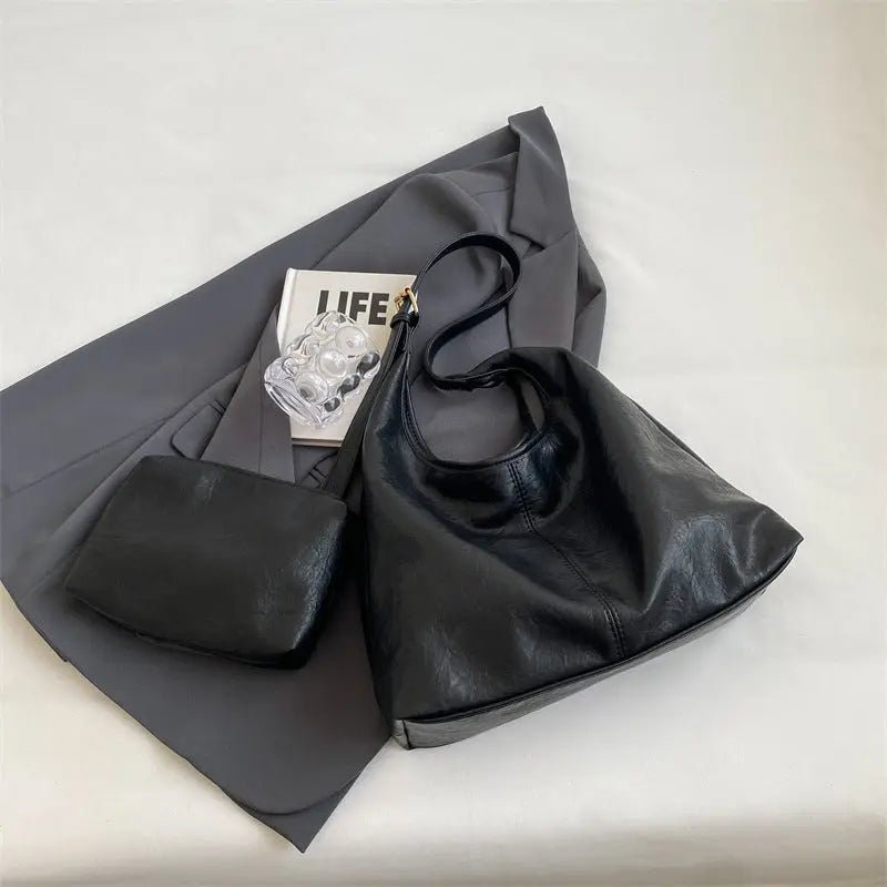 Eliana | Chic Black Leather Shoulder Bag – Modern & Minimalist - in Black | Arvea Bags