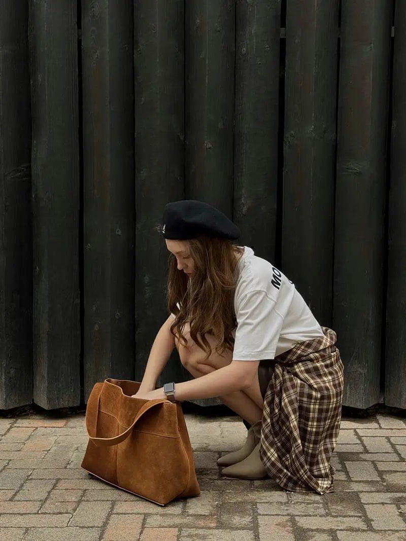 Elise | Luxe Suede Shoulder Bag – Effortless & Chic - in Brown | Arvea Bags
