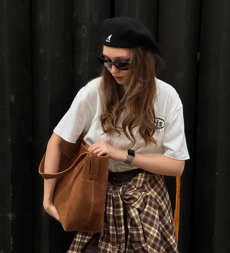 Elise | Luxe Suede Shoulder Bag – Effortless & Chic - in Brown | Arvea Bags
