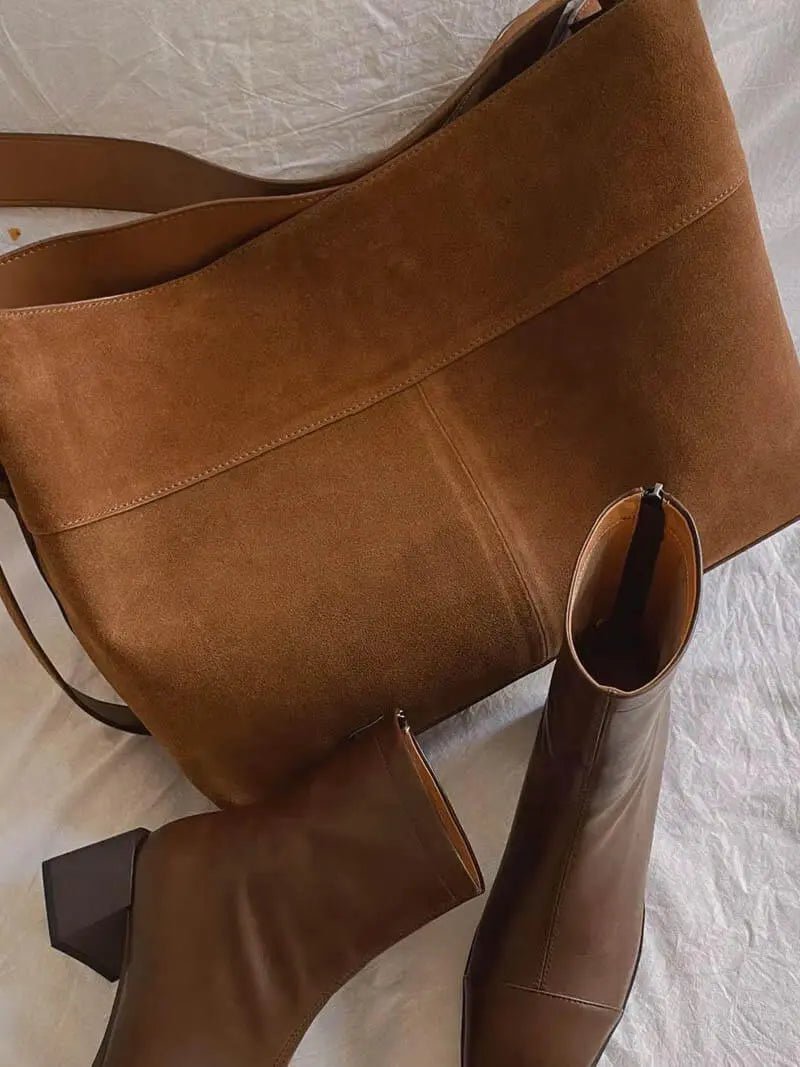 Elise | Luxe Suede Shoulder Bag – Effortless & Chic - in Brown | Arvea Bags