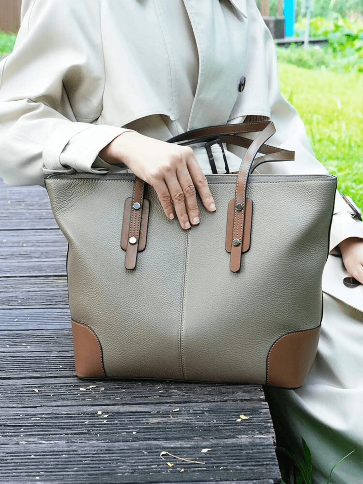 Elma | Classic Two - Tone Tote Bag – Everyday Elegance - in Khaki | Arvea Bags