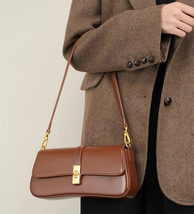 Éloise | Sleek Leather Baguette Bag – Detachable Strap & Gold - Tone Lock - in Burgundy | Arvea Bags