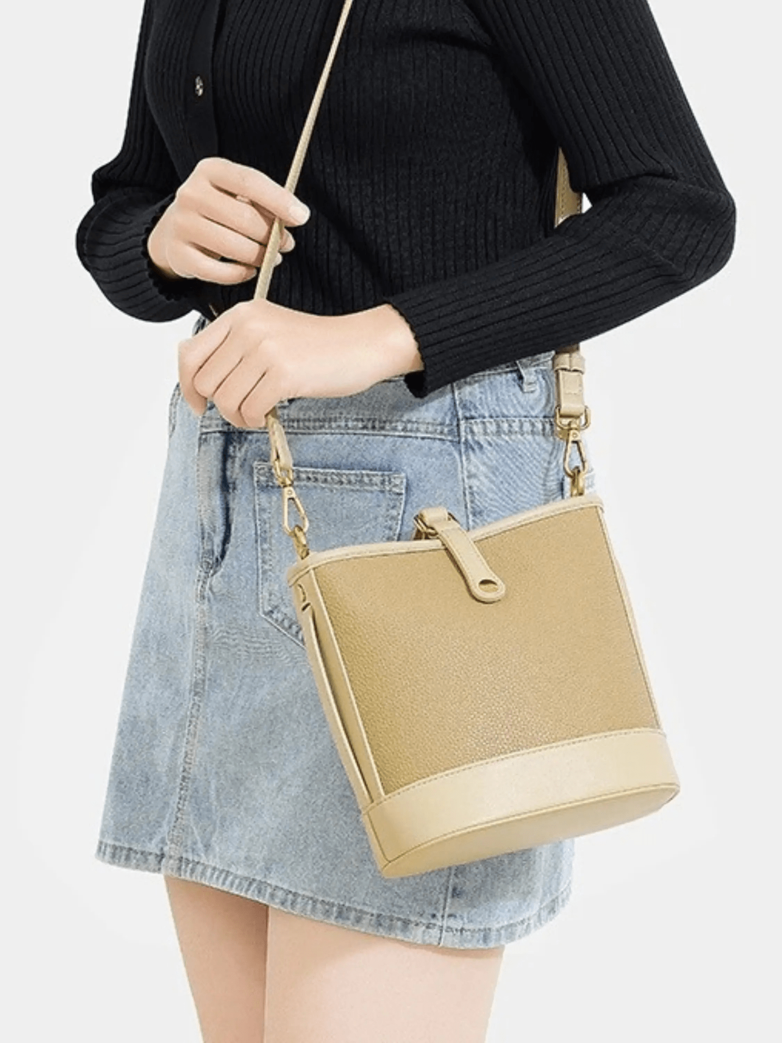 Evelyn | Beige Leather Bucket Bag – Minimalist & Chic - in Black | Arvea Bags