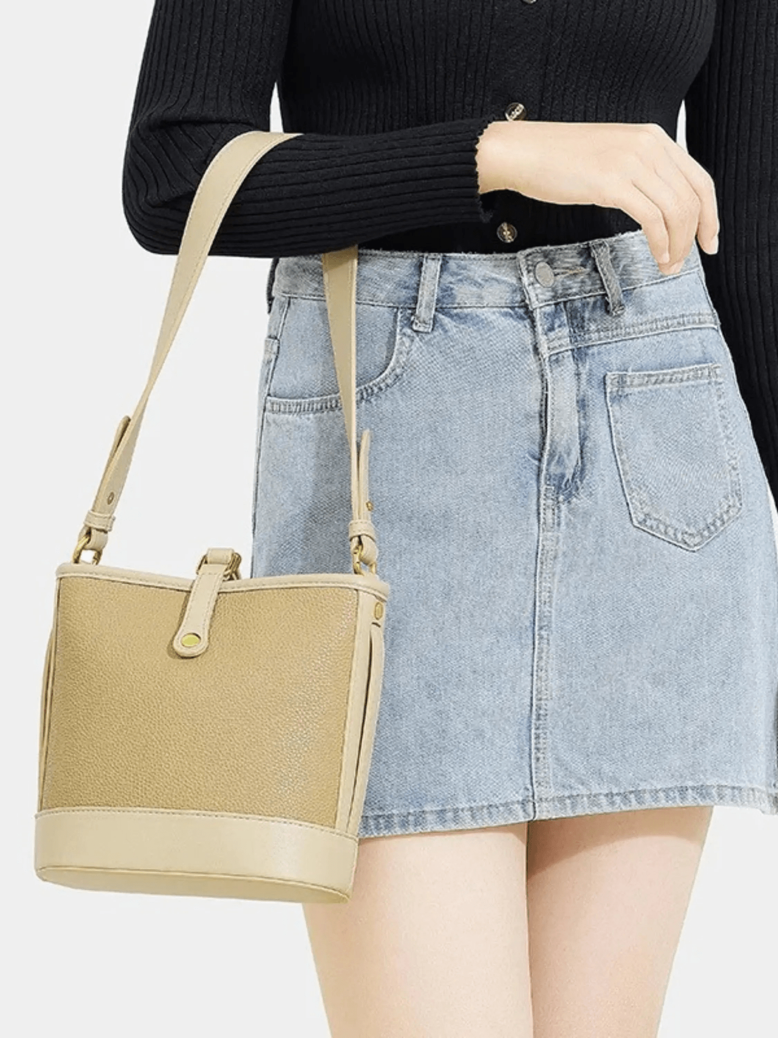 Evelyn | Beige Leather Bucket Bag – Minimalist & Chic - in Black | Arvea Bags