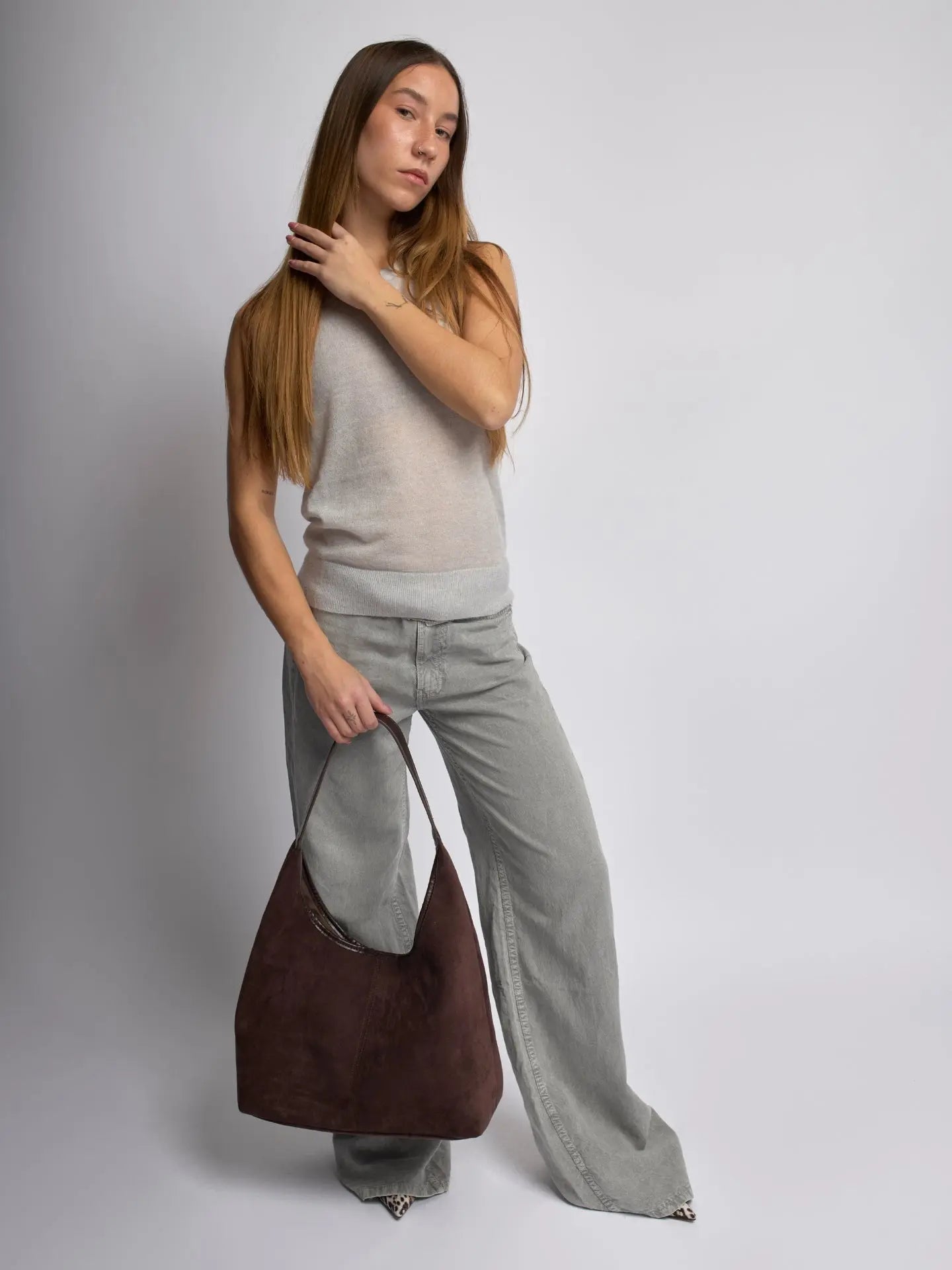 Evie | Minimal Vegan Suede Hobo Bag – Timeless & Chic - in Black | Arvea Bags