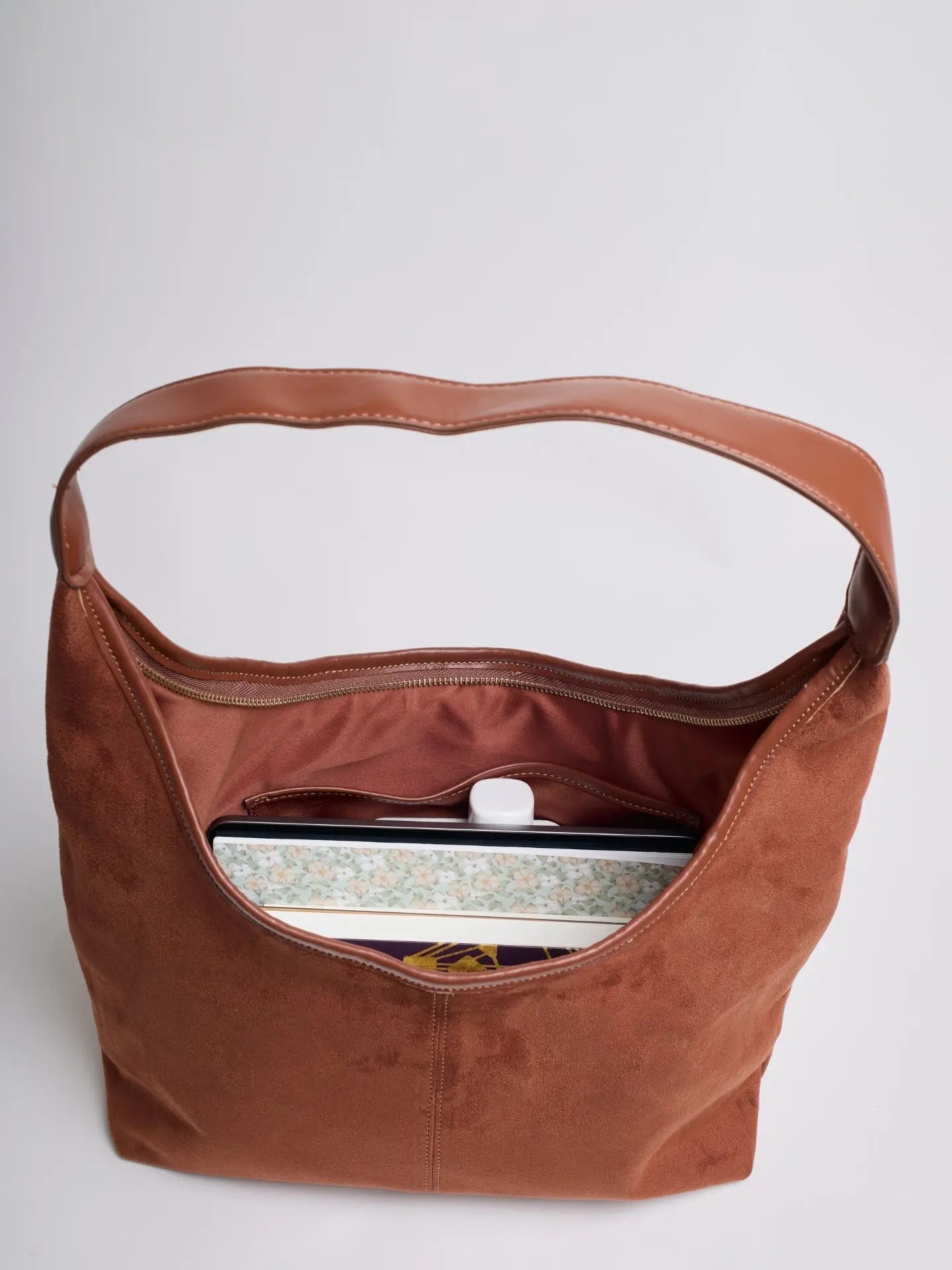 Evie | Minimal Vegan Suede Hobo Bag – Timeless & Chic - in Coffee | Arvea Bags