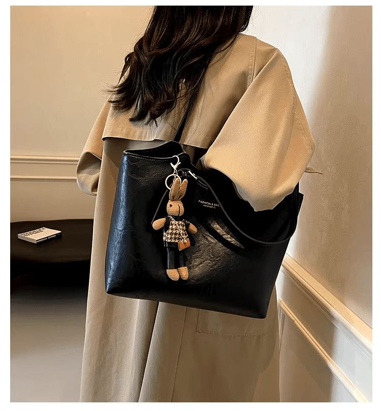 Fashion Shopper Handbag with Rabbit Charm – Elegant & Practical - in Black | Arvea Bags