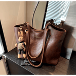 Fashion Shopper Handbag with Rabbit Charm – Elegant & Practical - in Black | Arvea Bags