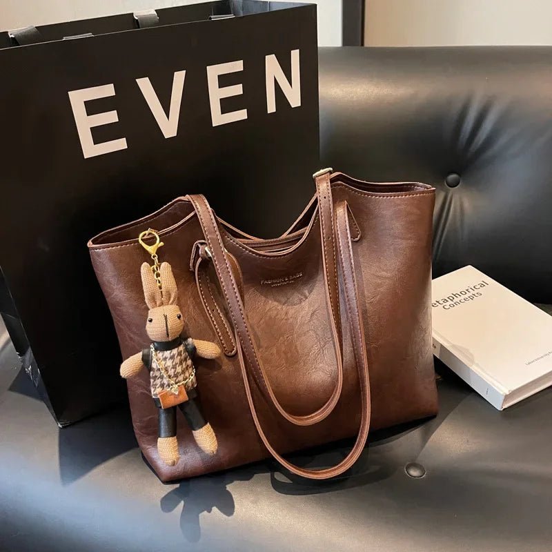 Fashion Shopper Handbag with Rabbit Charm – Elegant & Practical - in Black | Arvea Bags