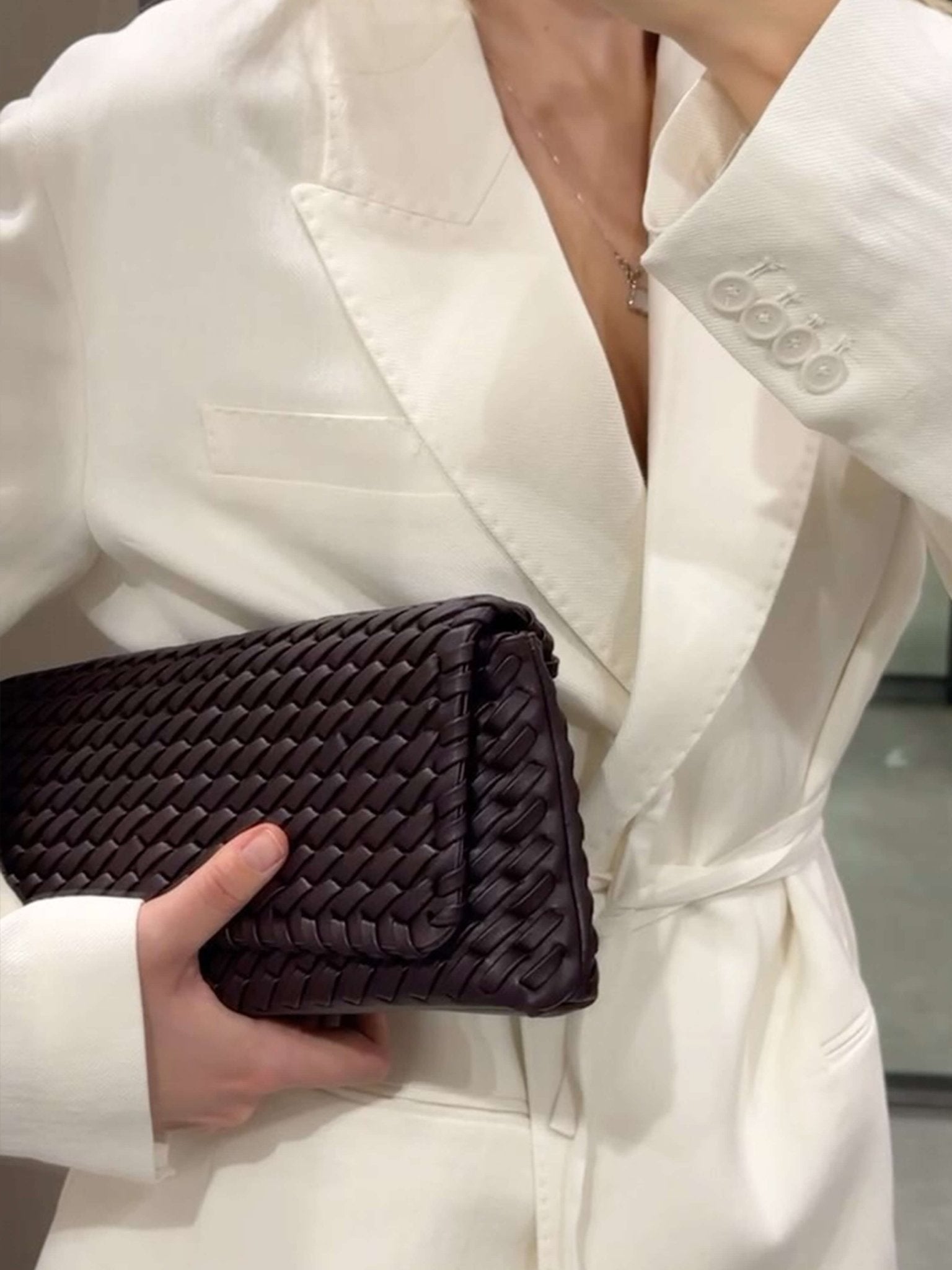 Glossy Clutch Handbag with Detachable Strap – Elegant Evening and Day Accessory - in Burgundy | Arvea Bags