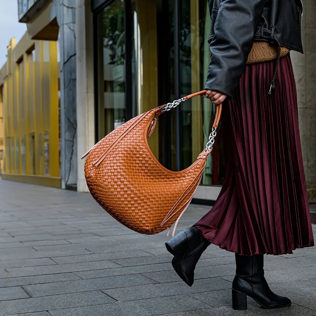Isabella | Bold & Sophisticated Woven Shopper Bag – Timeless Charm & Practicality - in Brown | Arvea Bags