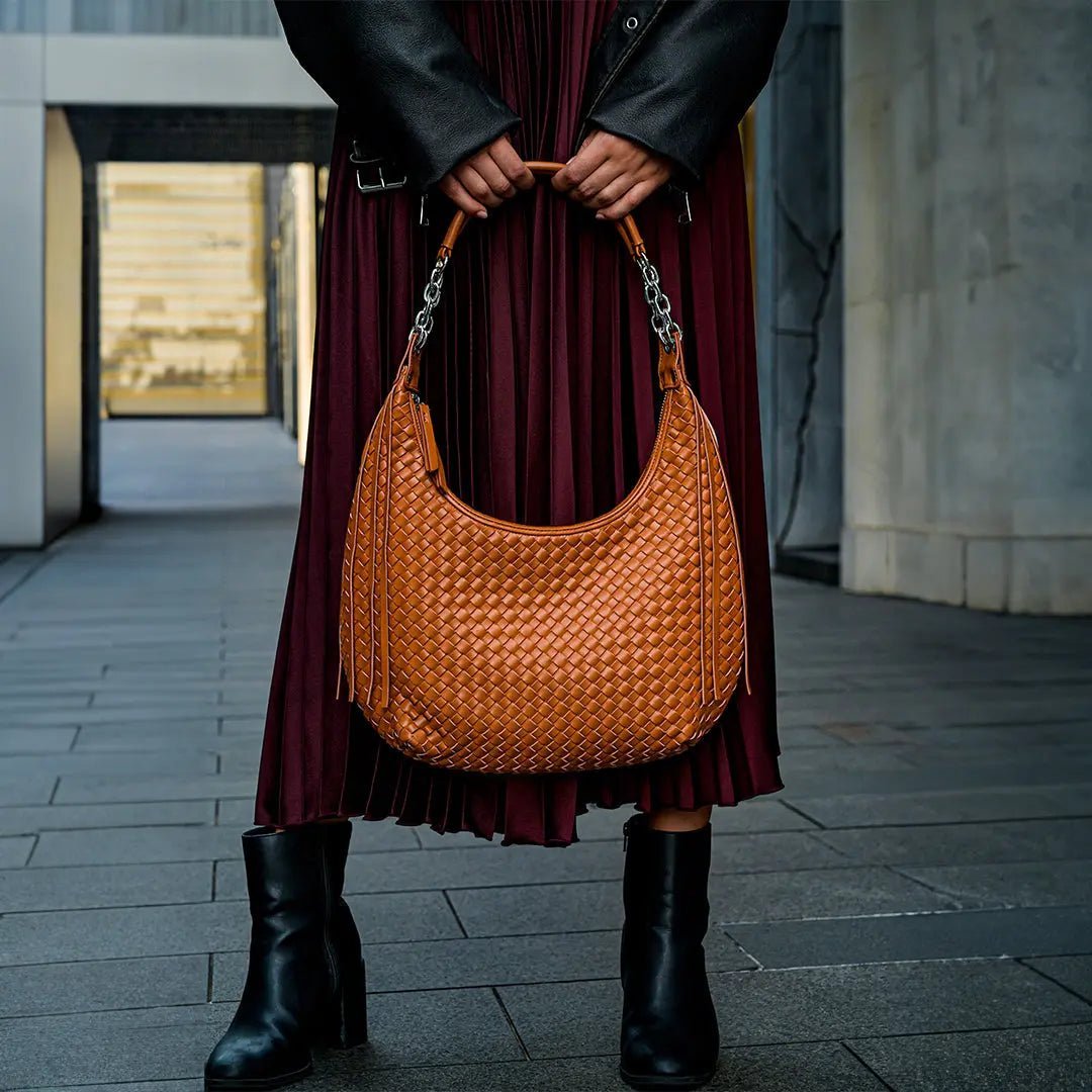 Isabella | Bold & Sophisticated Woven Shopper Bag – Timeless Charm & Practicality - in Brown | Arvea Bags